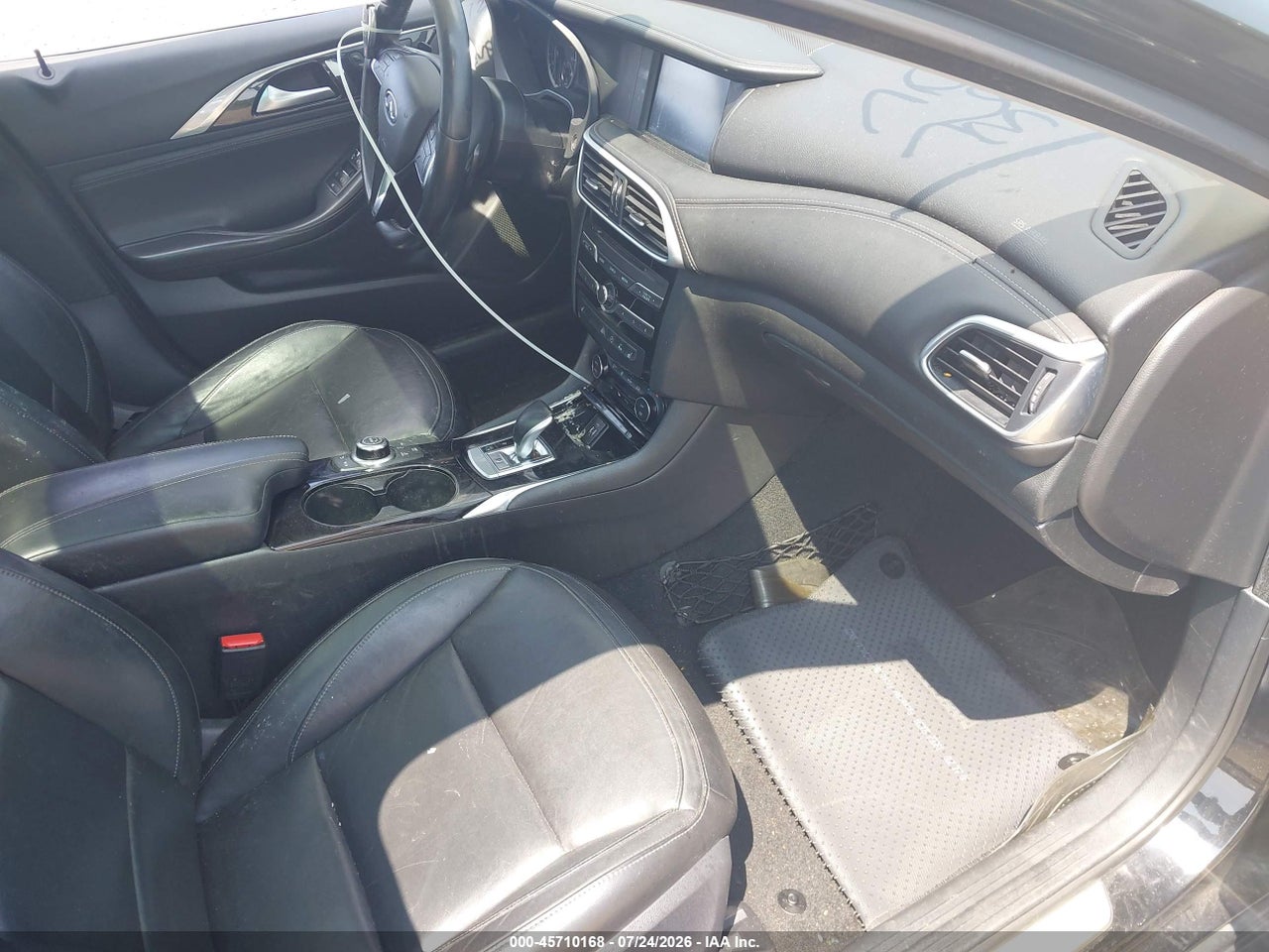 2018 INFINITI QX30 PREMIUM · 5/11