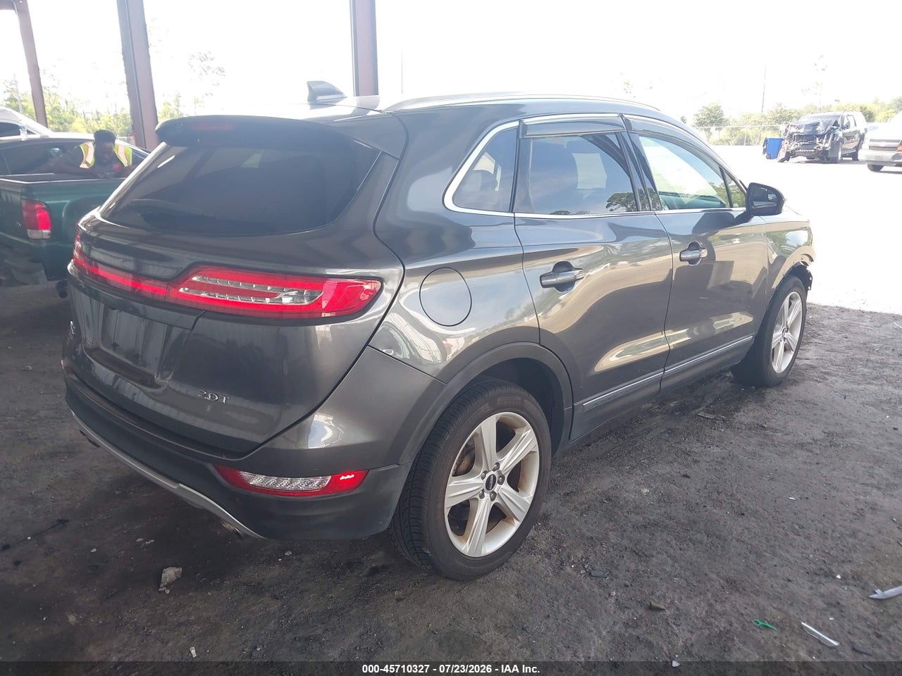 2017 LINCOLN MKC PREMIERE · 4/11