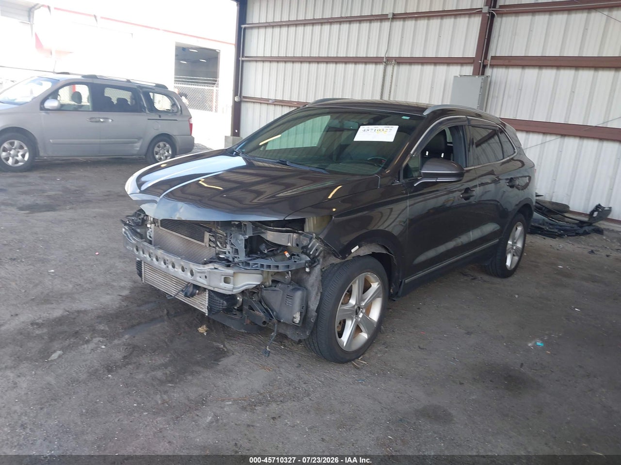 2017 LINCOLN MKC PREMIERE · 2/11