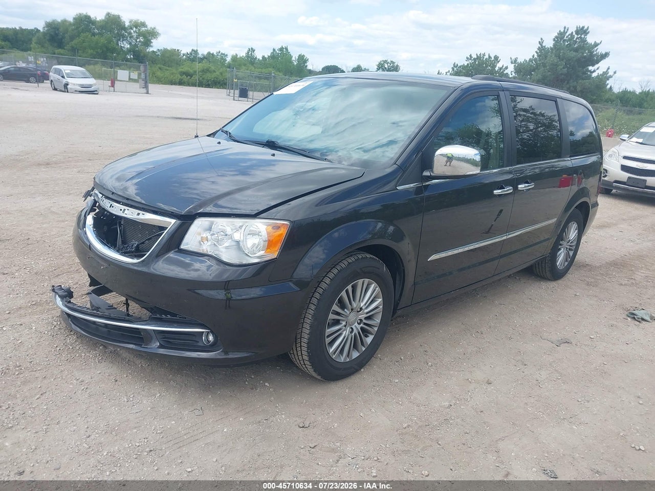 2014 CHRYSLER TOWN &amp; COUNTRY TOURING-L · 2/11