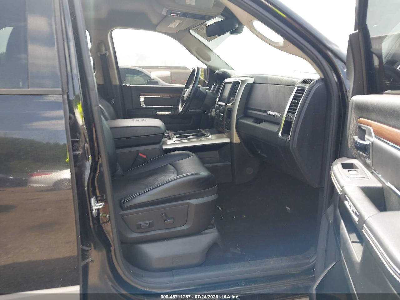 2014 RAM 1500 LARAMIE · 5/6