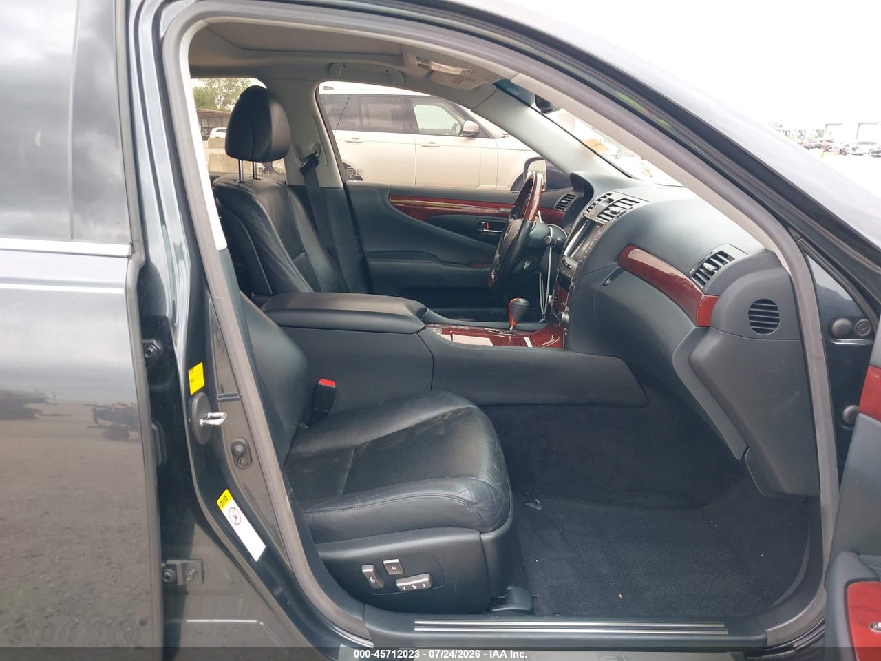 2009 LEXUS LS 460 · 5/11