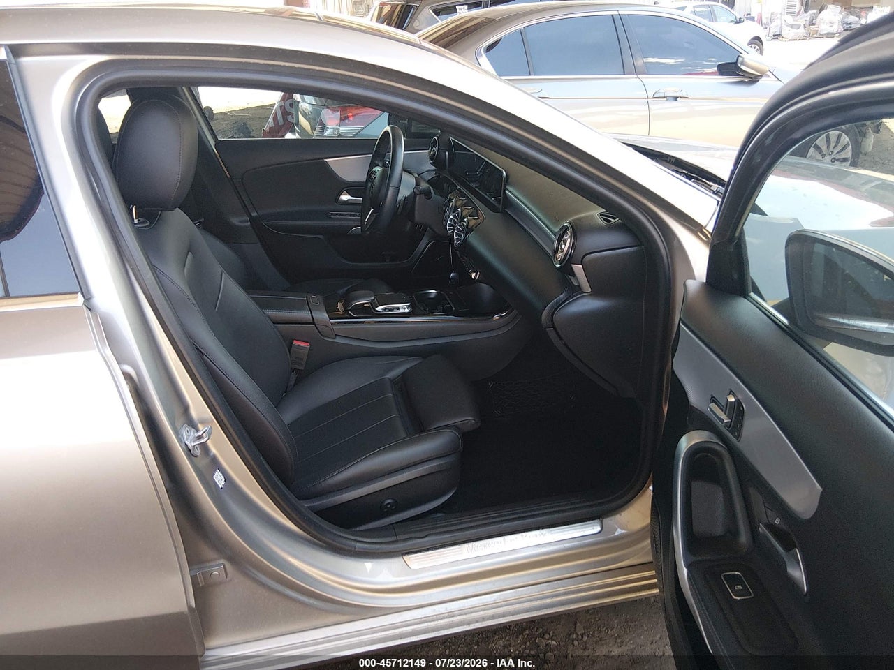 2019 MERCEDES-BENZ A 220   · 5/11