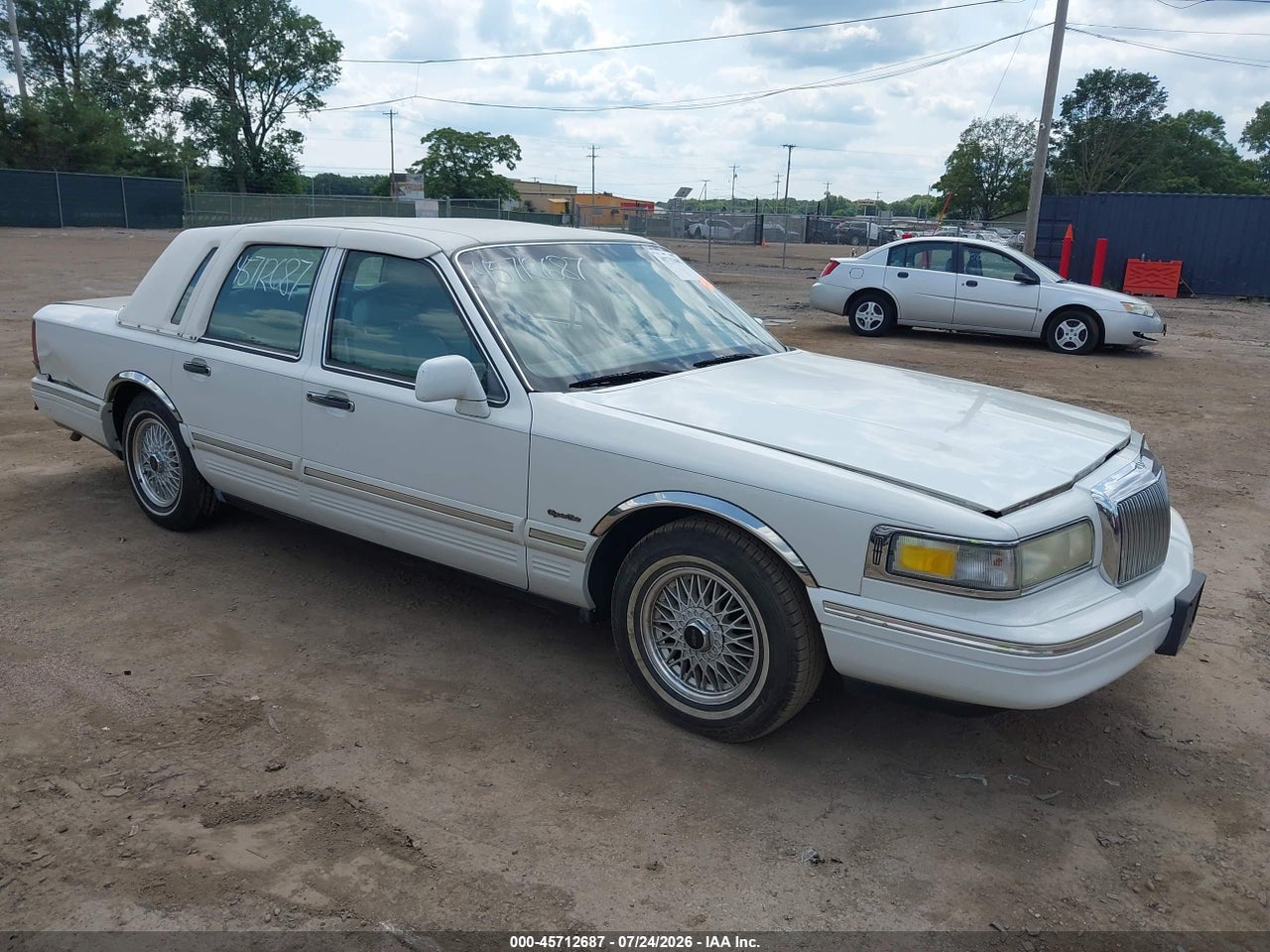 1LNLM82W2VY****** · 1997 LINCOLN TOWN CAR SIGNATURE