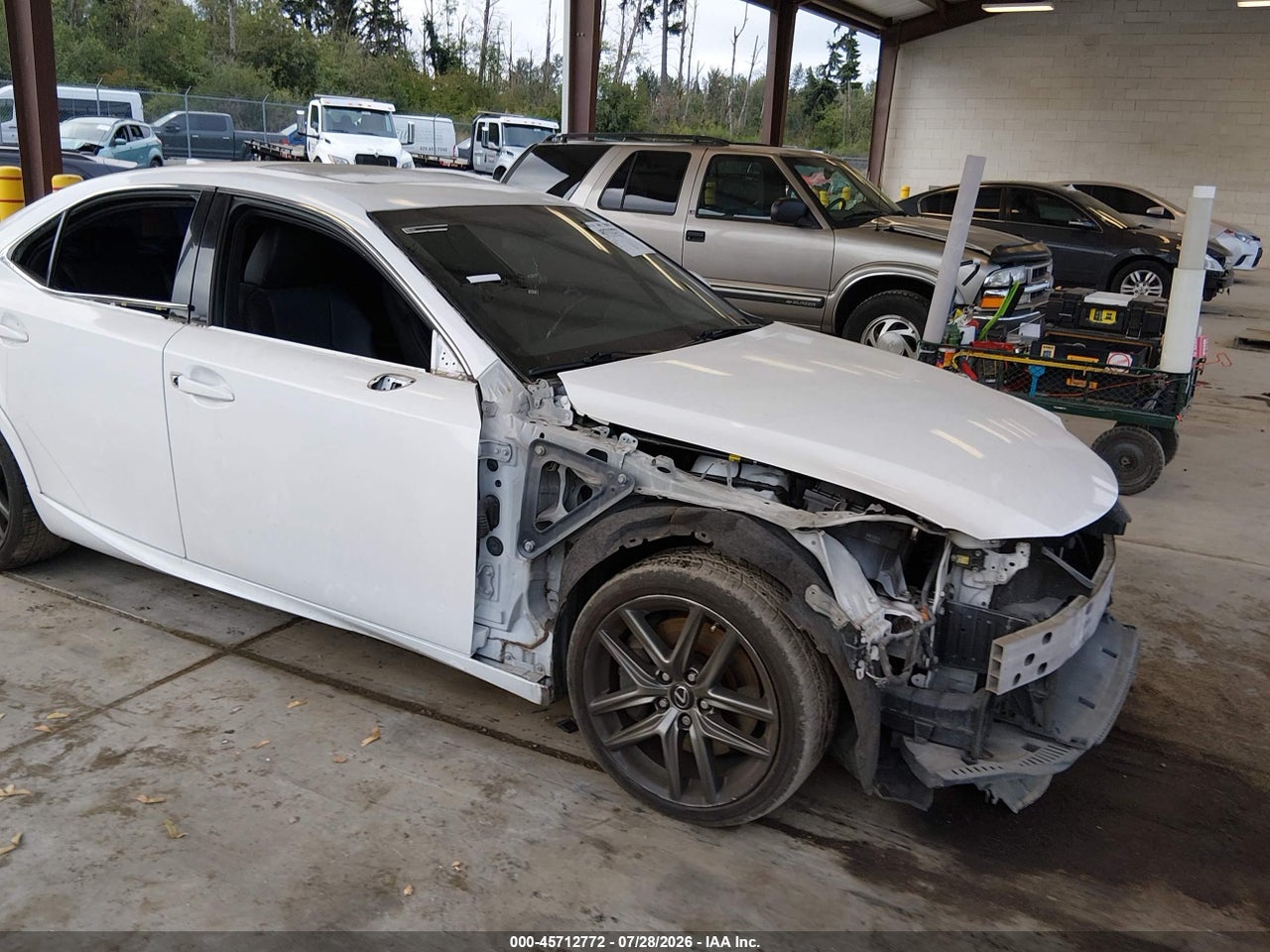2016 LEXUS IS 200T · 6/11
