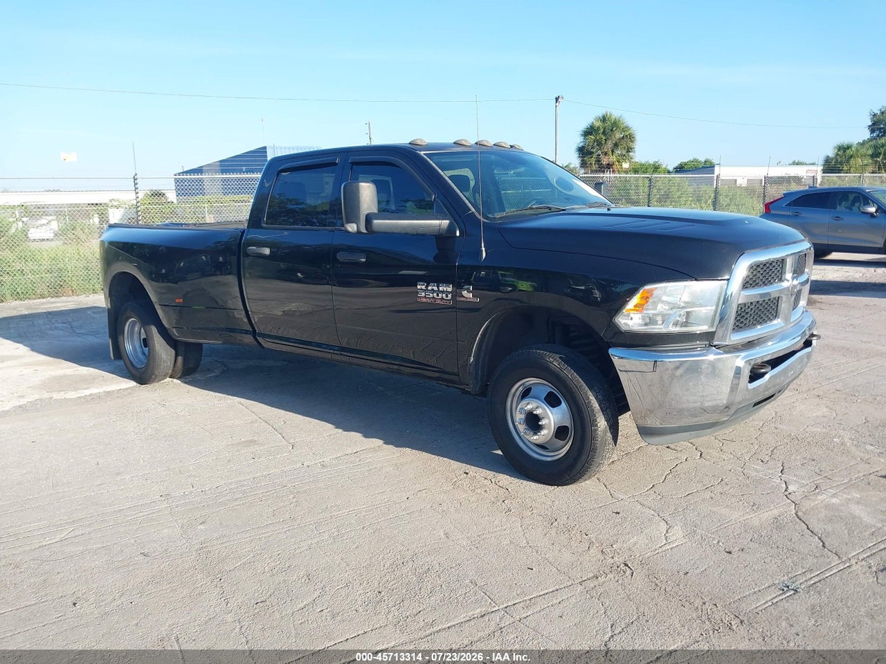 3C63RRGL5HG****** · 2017 RAM 3500 TRADESMAN  4X4 8' BOX