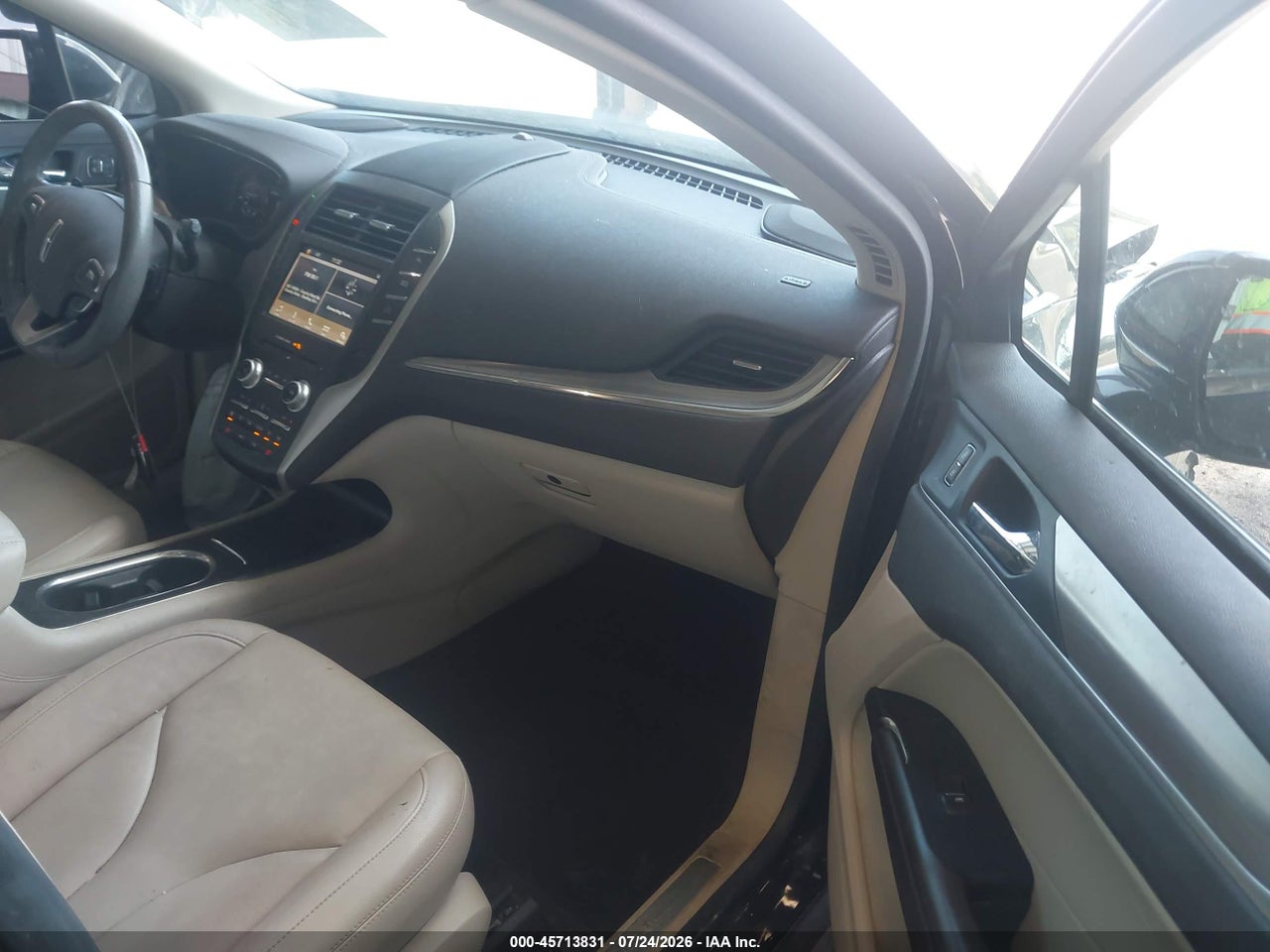 2019 LINCOLN MKC STANDARD · 5/11