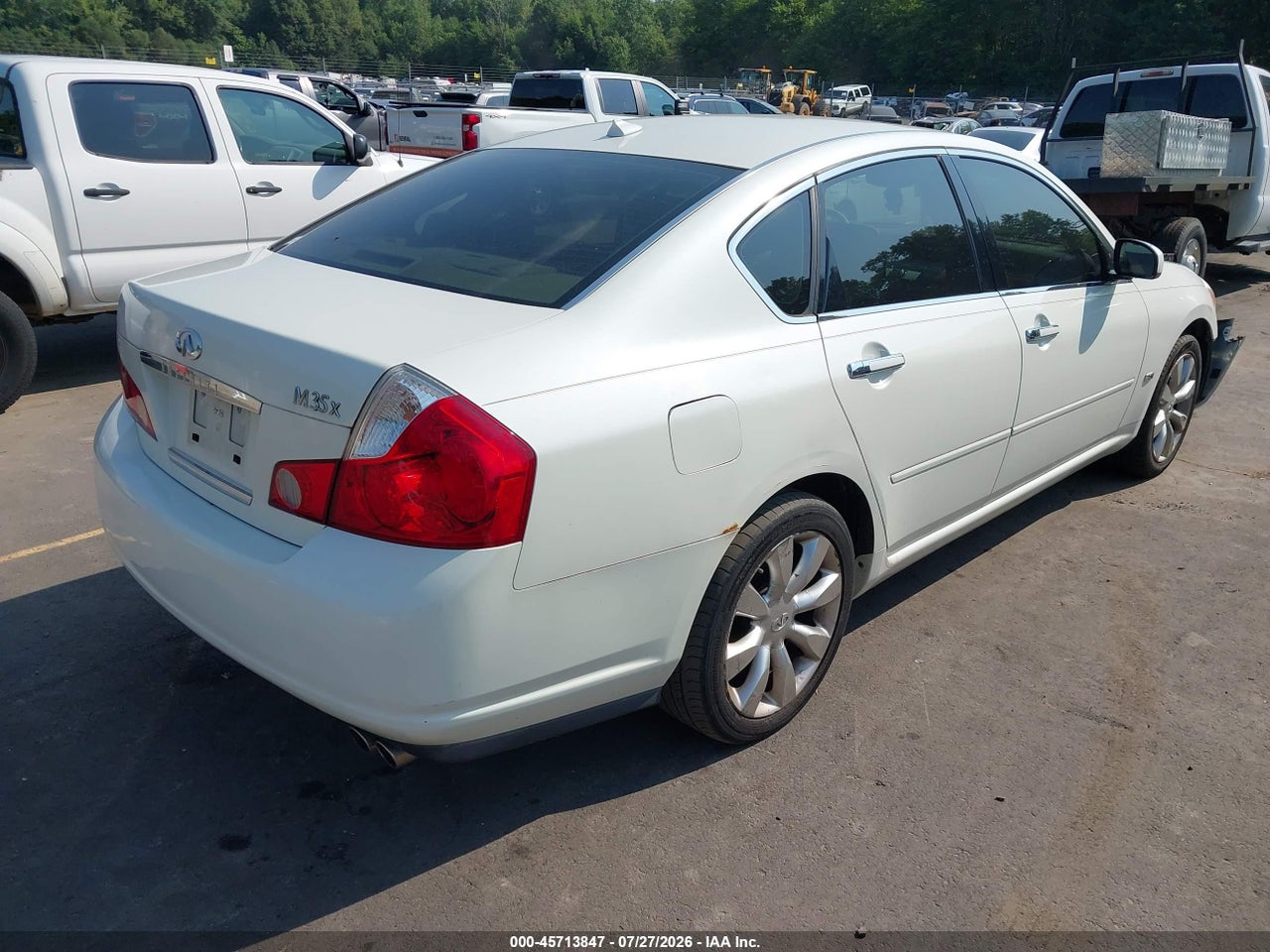 2006 INFINITI M35X · 4/11