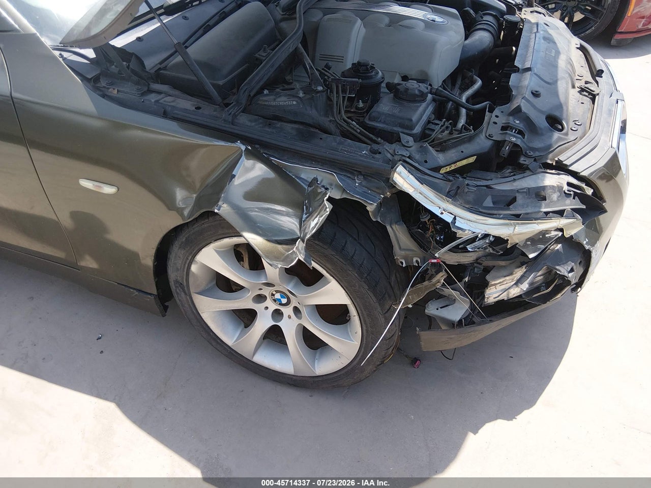 2005 BMW 545I · 6/8