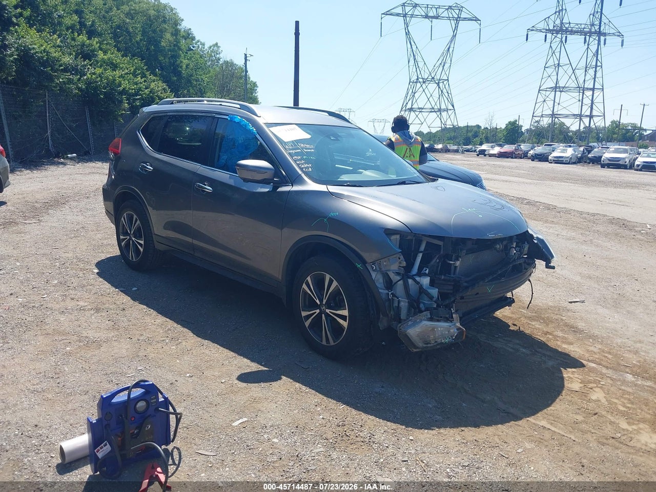 5N1AT2MV3KC****** · 2019 NISSAN ROGUE SV