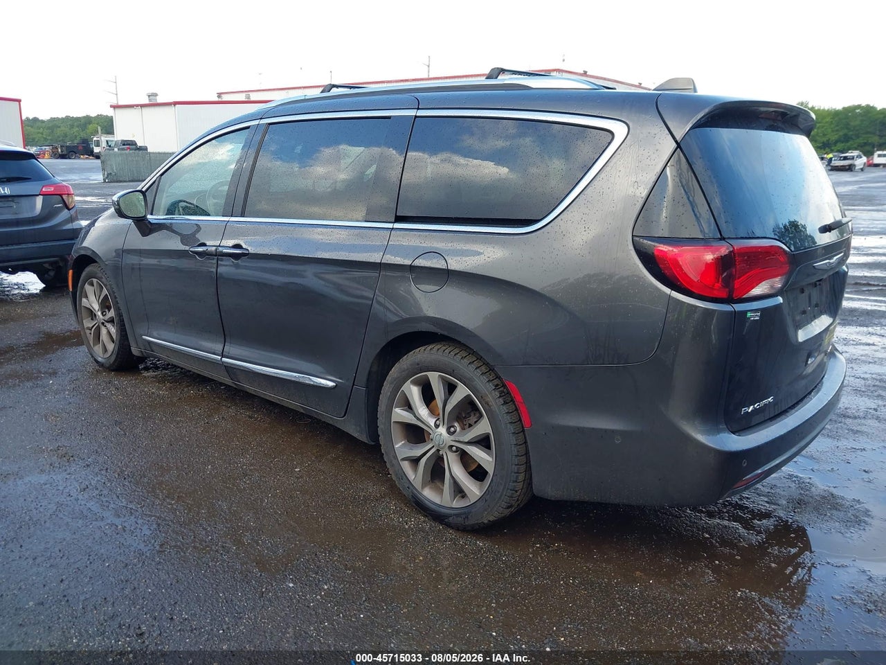 2019 CHRYSLER PACIFICA LIMITED · 3/11