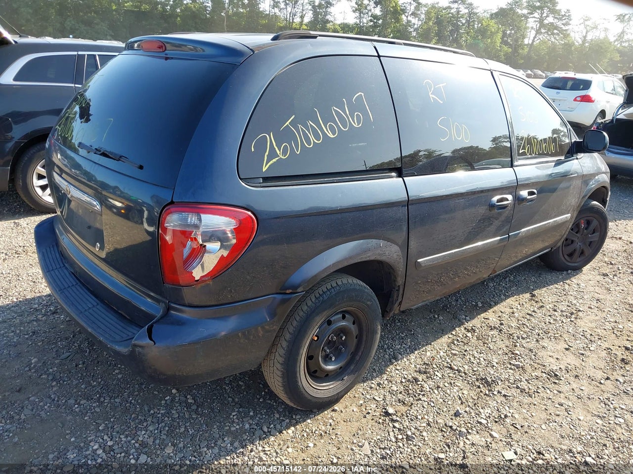 2007 CHRYSLER TOWN &amp; COUNTRY · 4/10