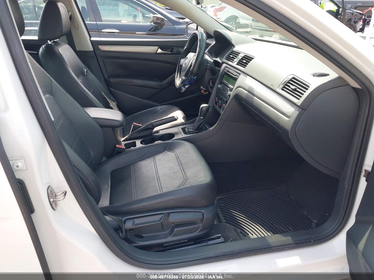 2015 VOLKSWAGEN PASSAT 1.8T WOLFSBURG EDITION · 5/11