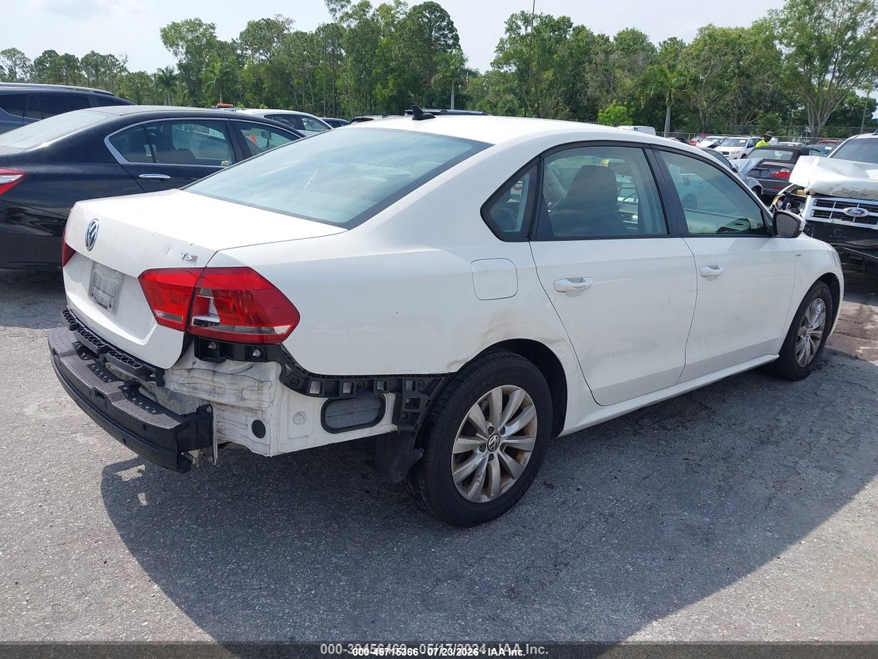 2015 VOLKSWAGEN PASSAT 1.8T WOLFSBURG EDITION · 4/11