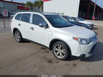 JA4AD3A39FZ****** · 2015 MITSUBISHI OUTLANDER SE