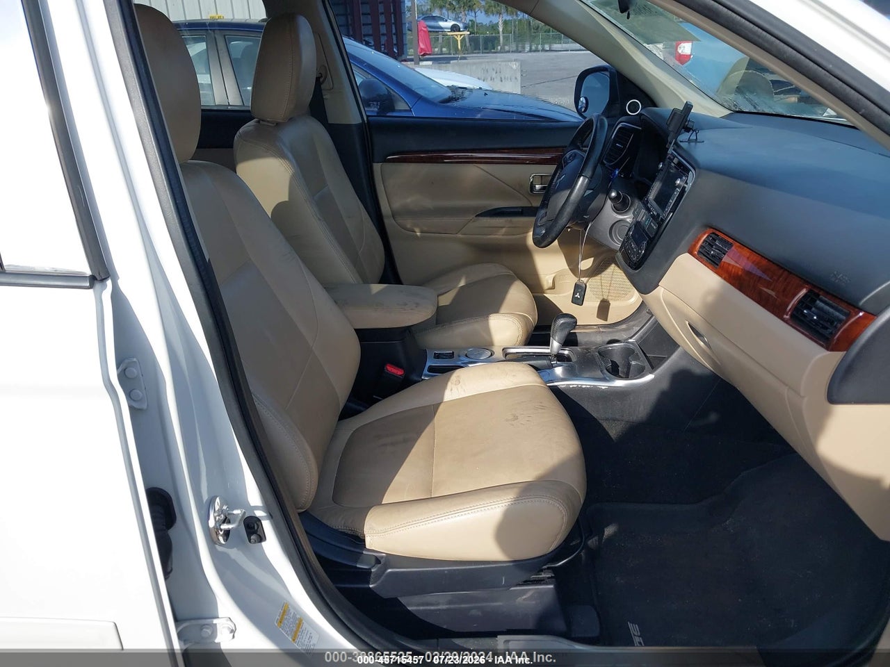 2015 MITSUBISHI OUTLANDER SE · 5/11