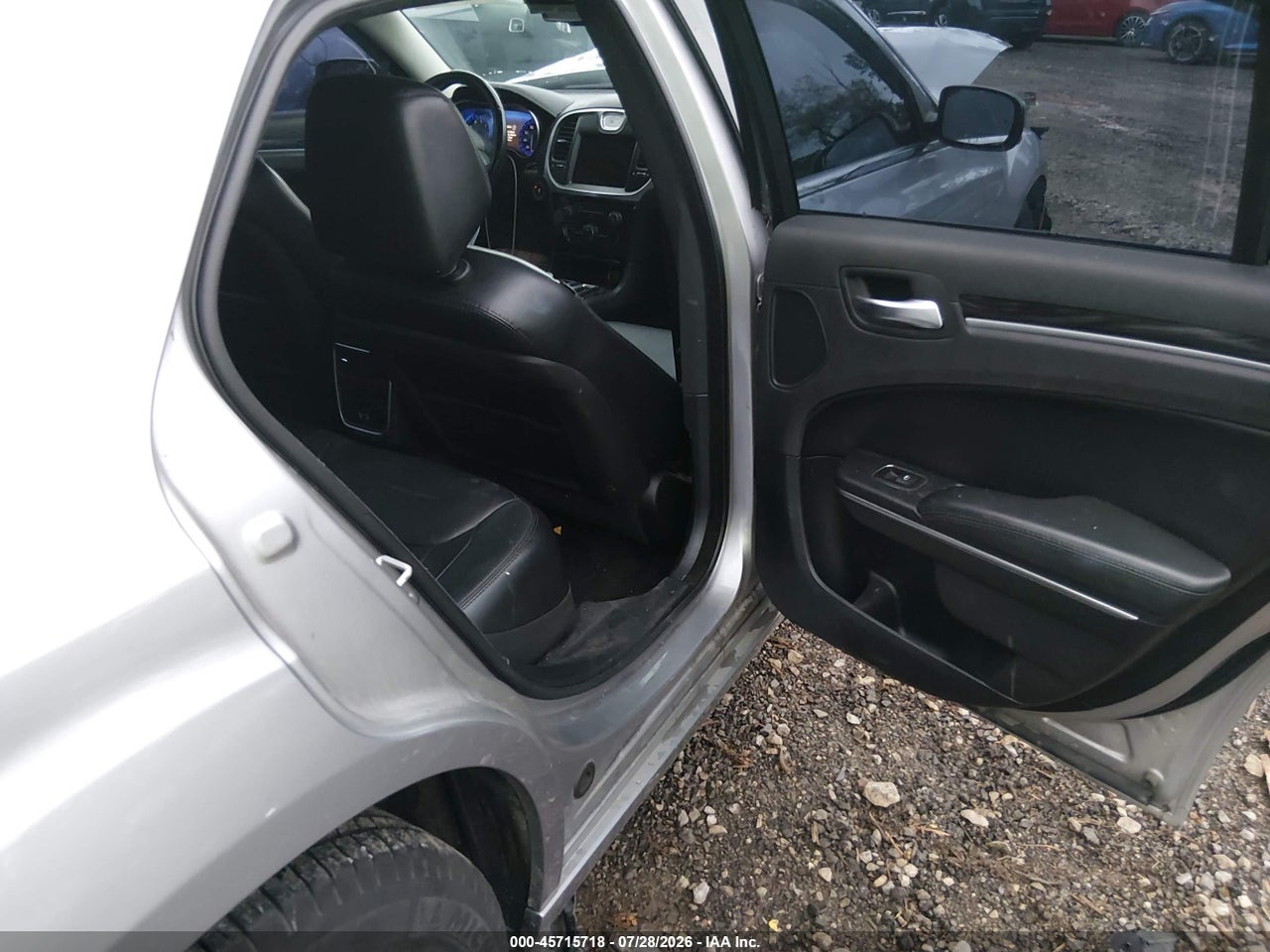 2C3CCAAG3FH****** · 2015 CHRYSLER 300 LIMITED · 8/11