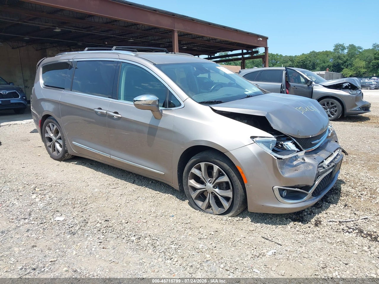 2C4RC1GG0HR****** · 2017 CHRYSLER PACIFICA LIMITED