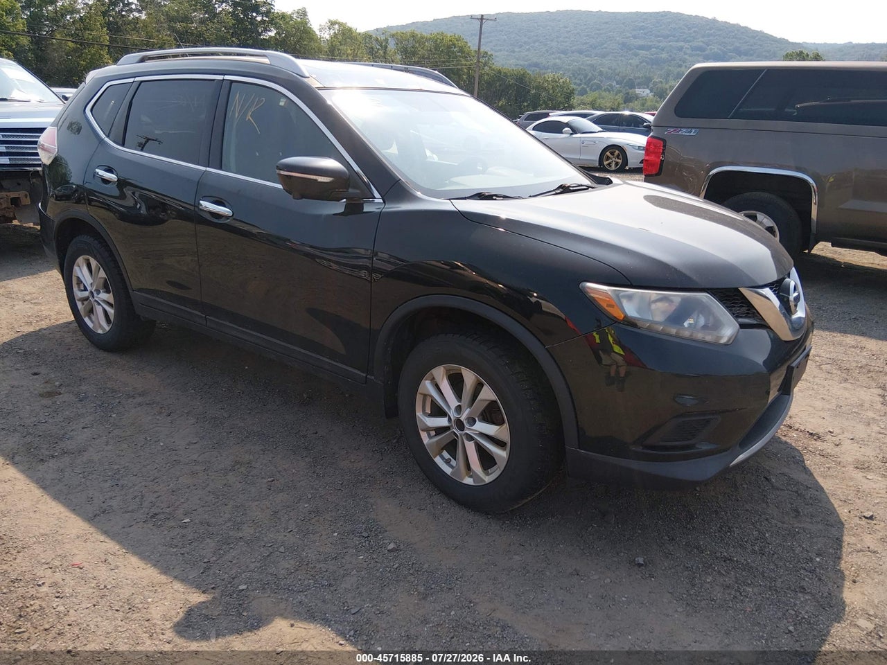 5N1AT2MV8FC****** · 2015 NISSAN ROGUE SV
