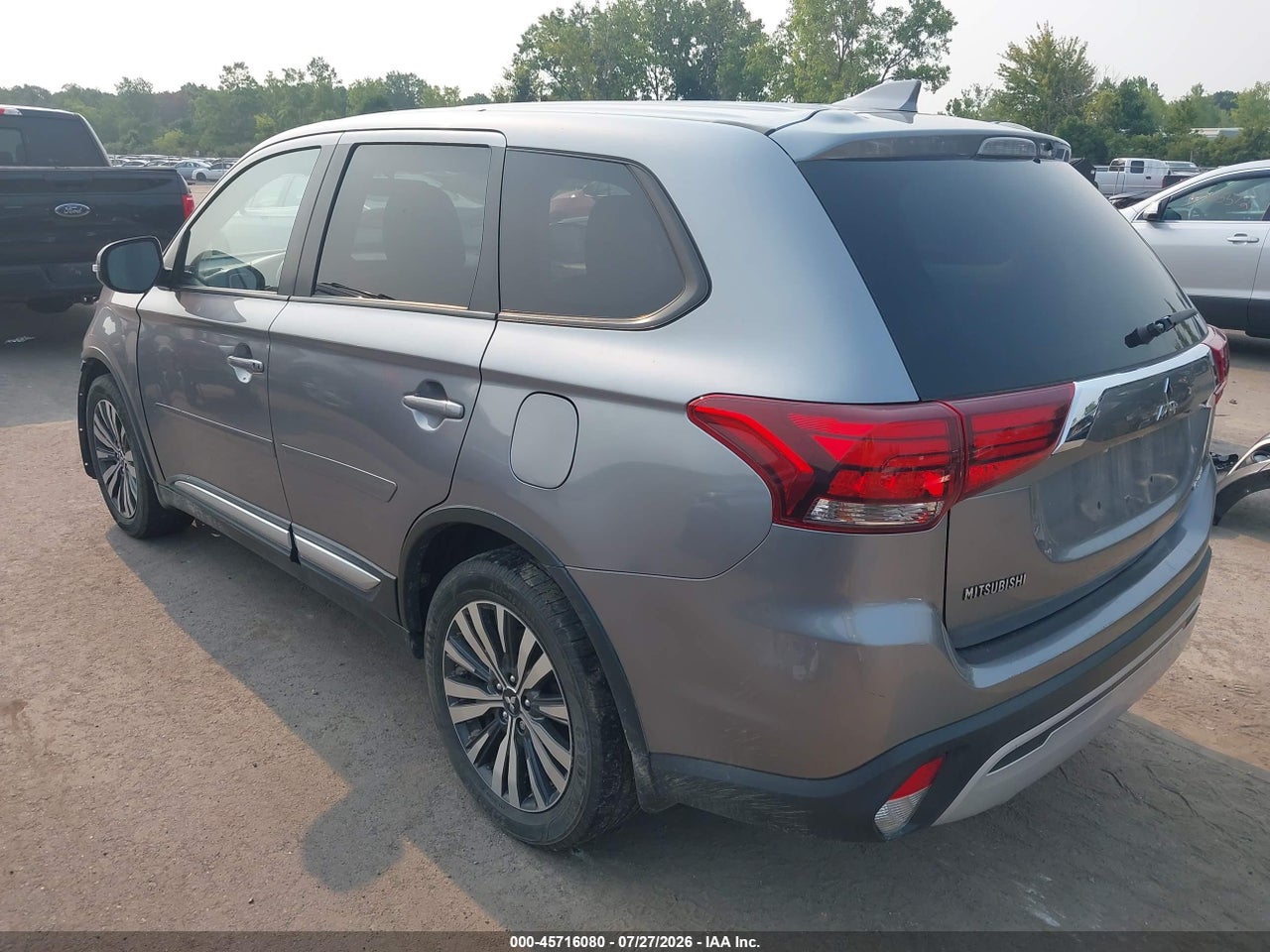2019 MITSUBISHI OUTLANDER SE · 3/4