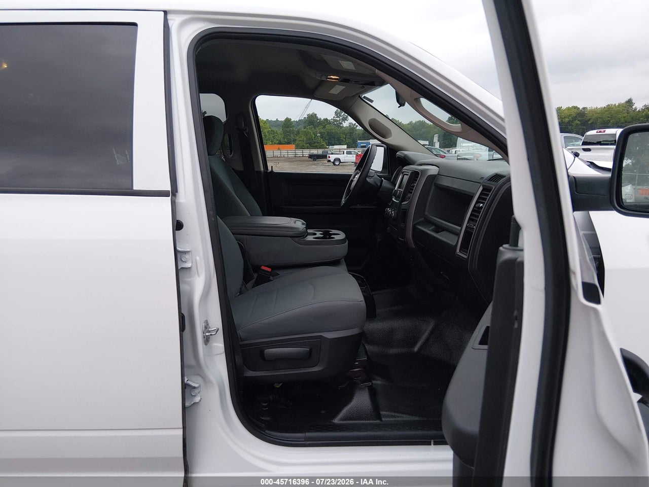 2020 RAM 1500 CLASSIC TRADESMAN  4X4 5'7 BOX · 5/11