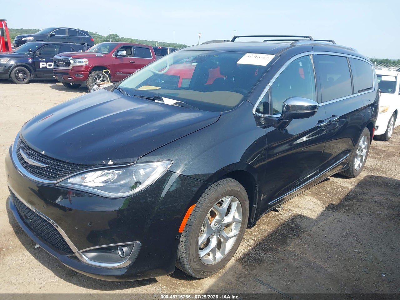 2017 CHRYSLER PACIFICA LIMITED · 2/11
