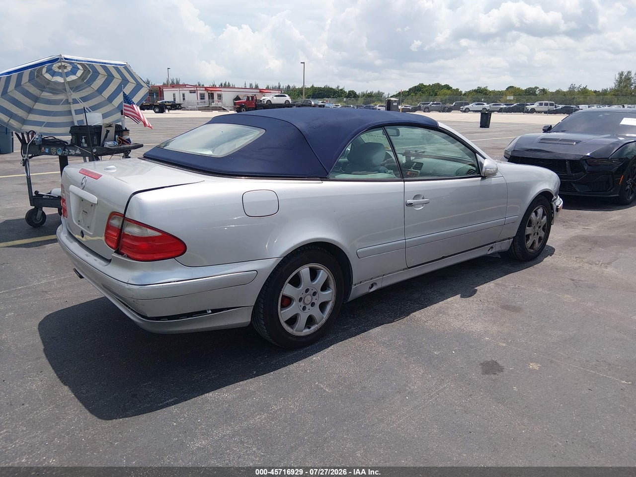 2003 MERCEDES-BENZ CLK 320 · 4/11