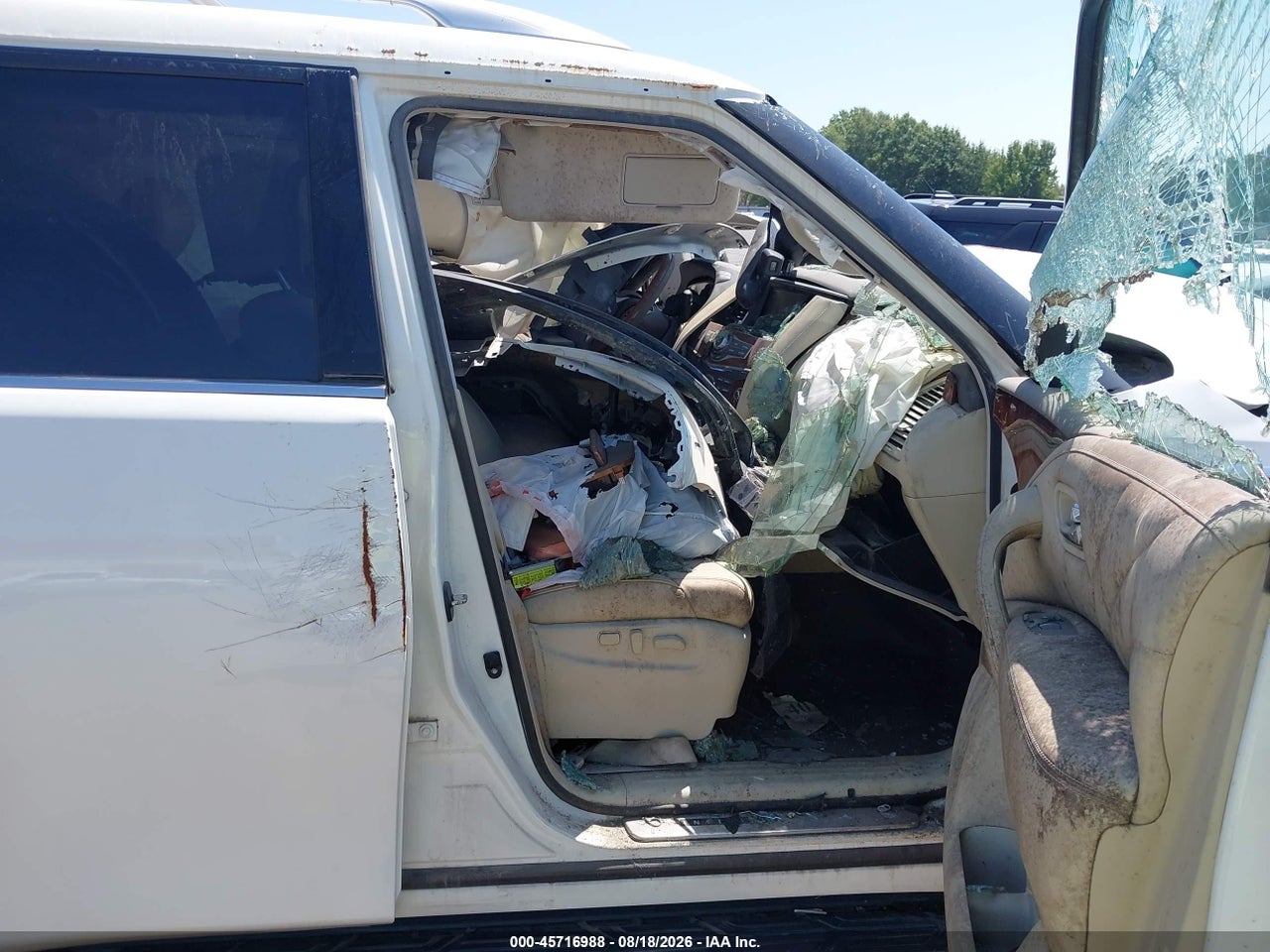 2017 INFINITI QX80 · 5/10