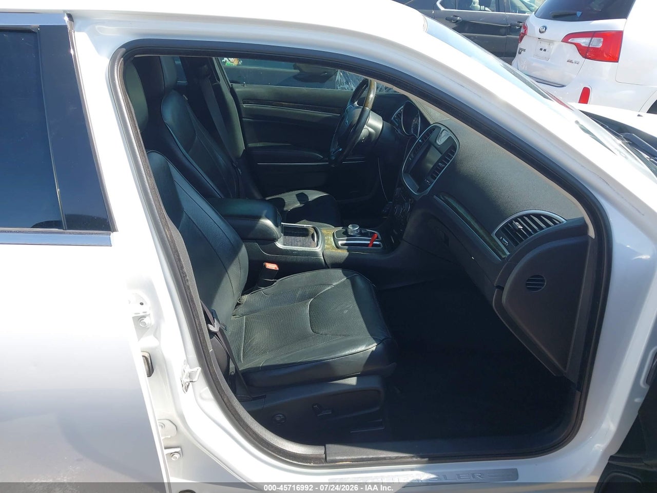 2016 CHRYSLER 300C   · 5/11