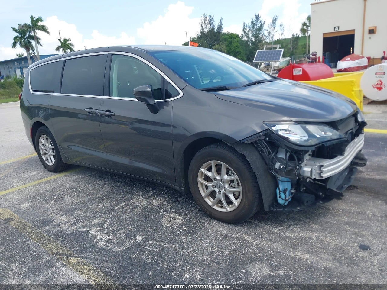 2C4RC1CG2PR****** · 2023 CHRYSLER VOYAGER LX