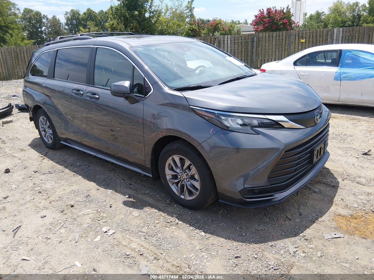 5TDBRKEC0SS****** · 2025 TOYOTA SIENNA LE