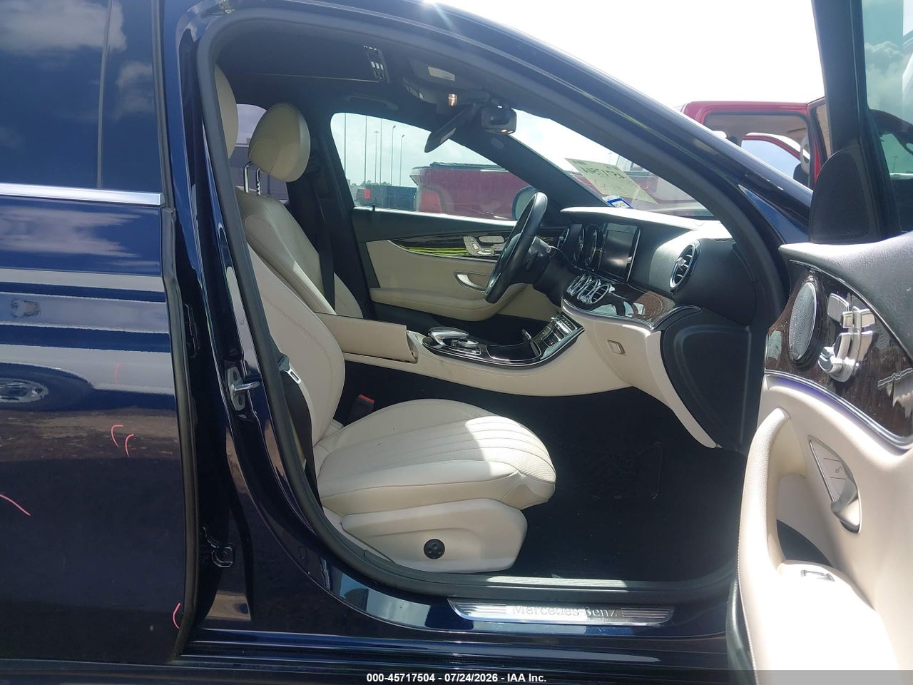 2019 MERCEDES-BENZ E 300 · 5/11