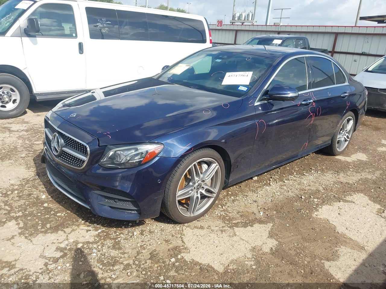 2019 MERCEDES-BENZ E 300 · 2/11