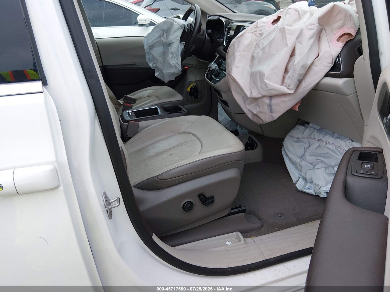 2019 CHRYSLER PACIFICA TOURING L PLUS · 5/11