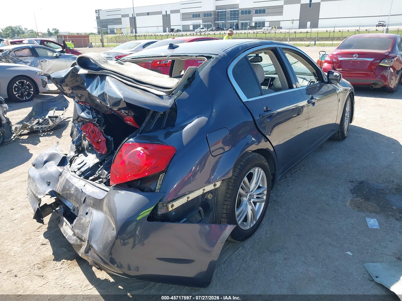 2012 INFINITI G37 JOURNEY · 4/10