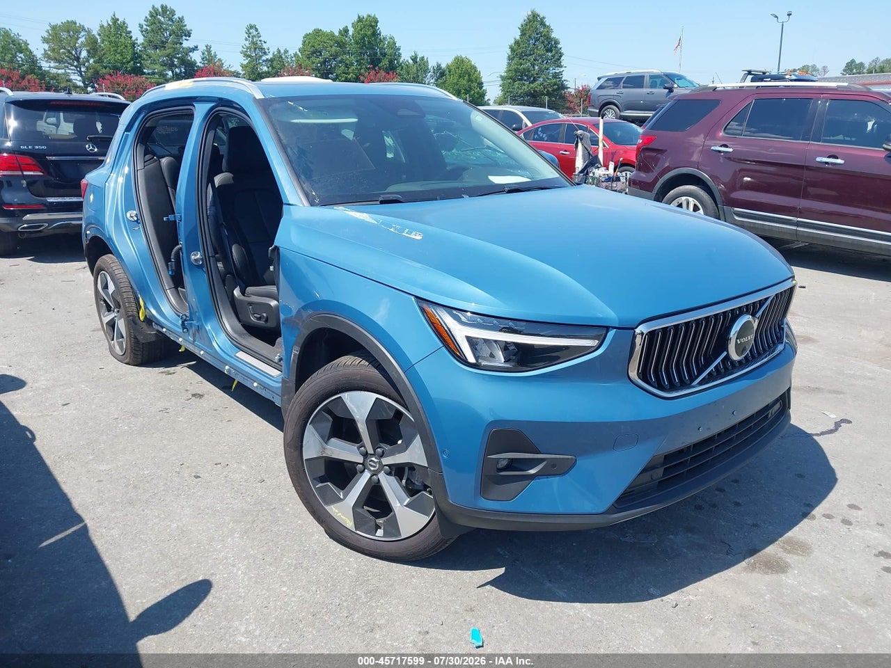 YV4L12UE7S2****** · 2025 VOLVO XC40 B5 PLUS BRIGHT THEME