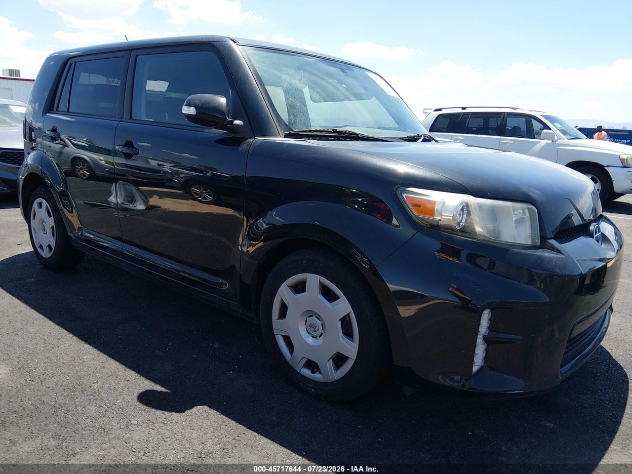 JTLZE4FE3DJ****** · 2013 SCION XB