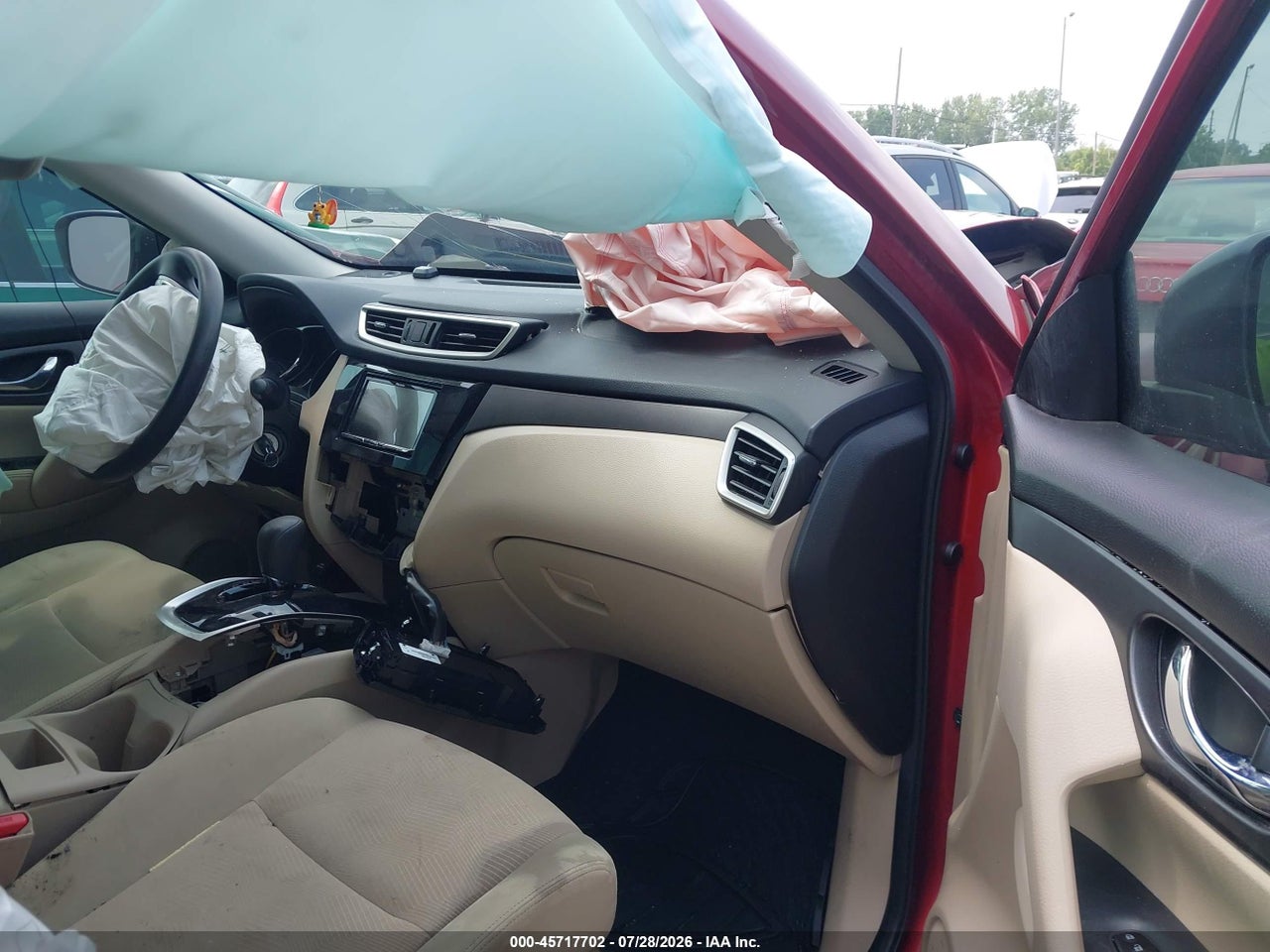 2016 NISSAN ROGUE S · 5/11