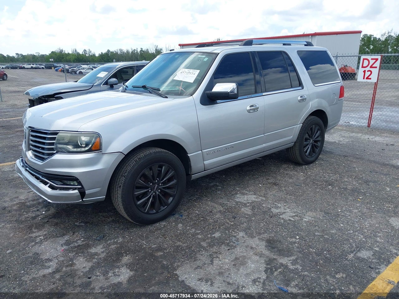 2016 LINCOLN NAVIGATOR SELECT · 2/11