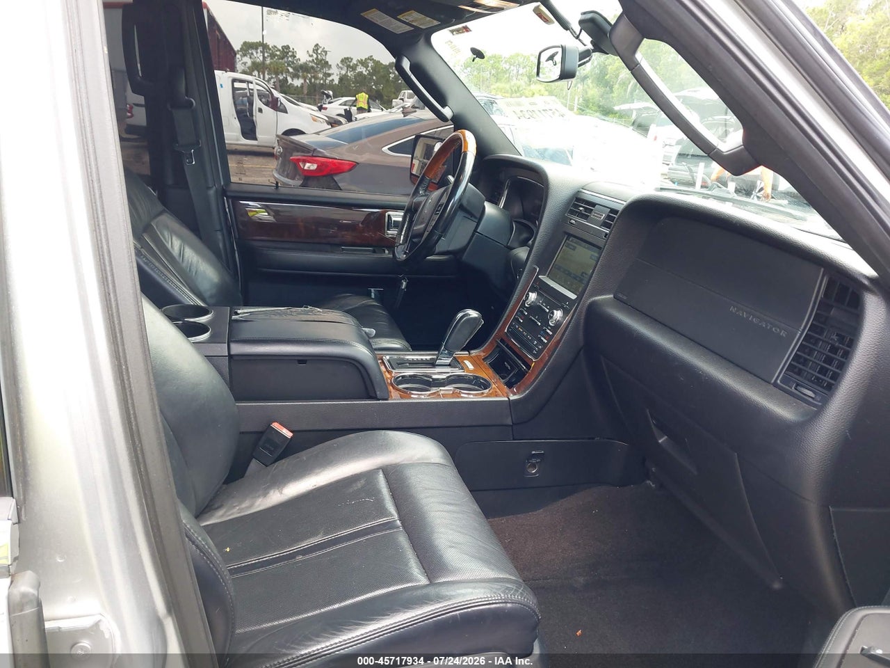 2016 LINCOLN NAVIGATOR SELECT · 5/11