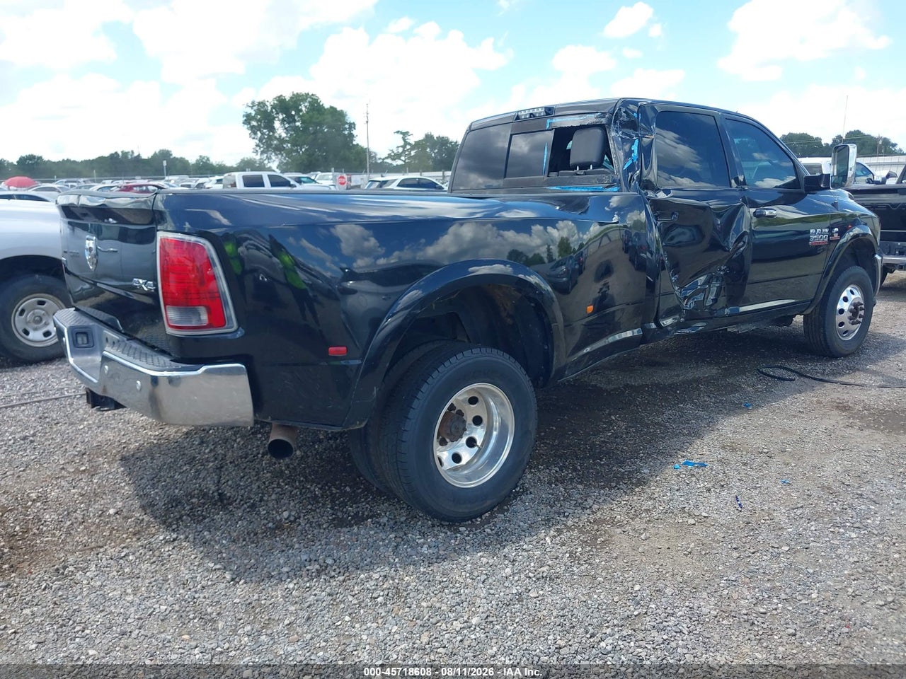 2016 RAM 3500 LARAMIE · 4/4