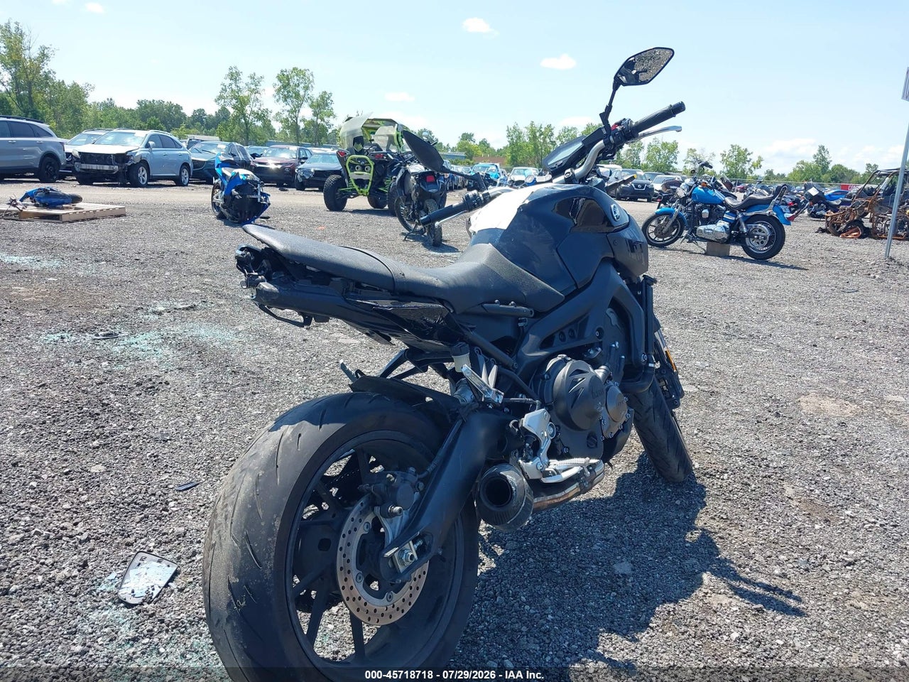 2016 YAMAHA FZ09 · 4/10