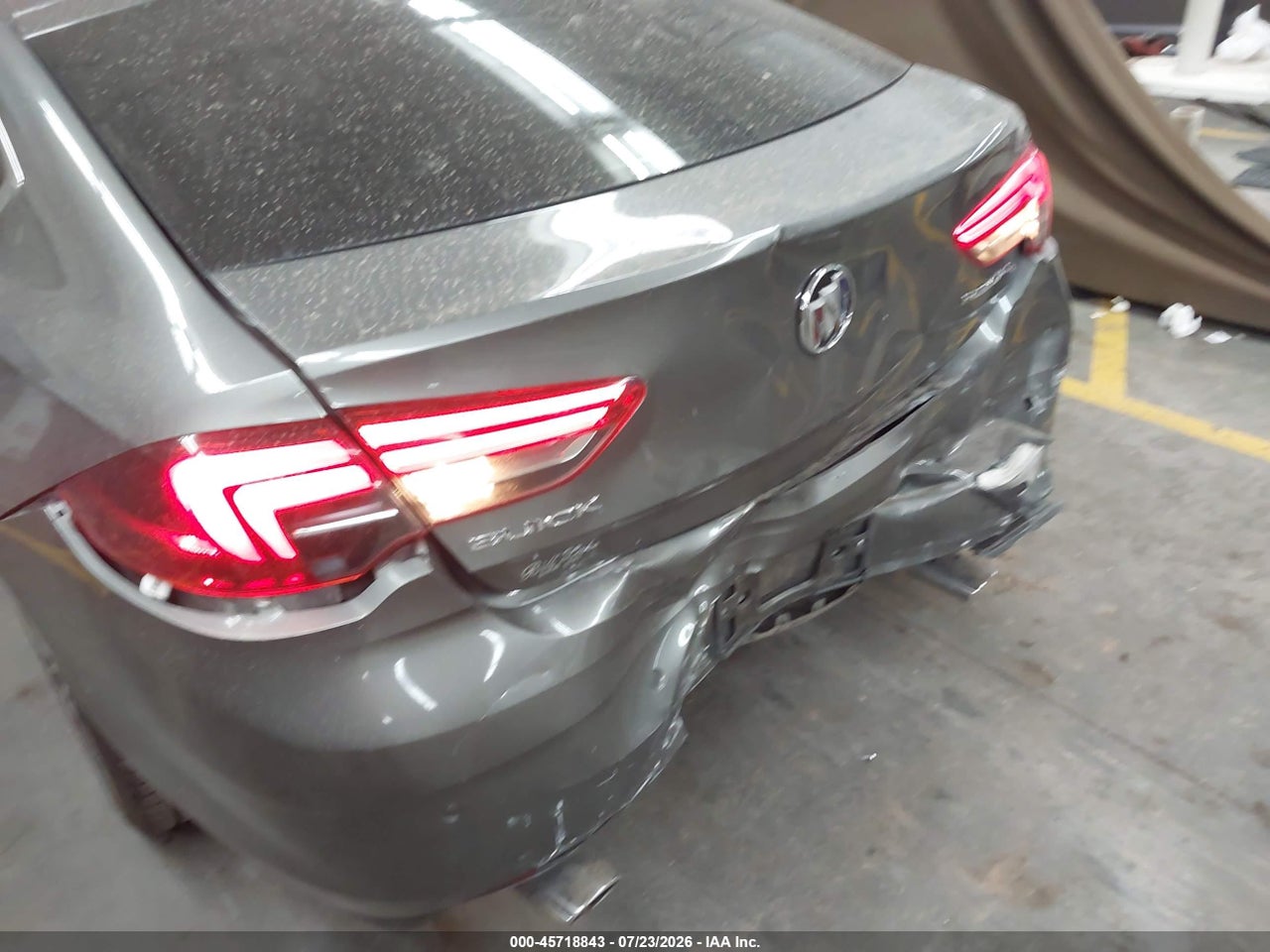 W04GM6SXXJ1****** · 2018 BUICK REGAL SPORTBACK PREFERRED II · 6/11