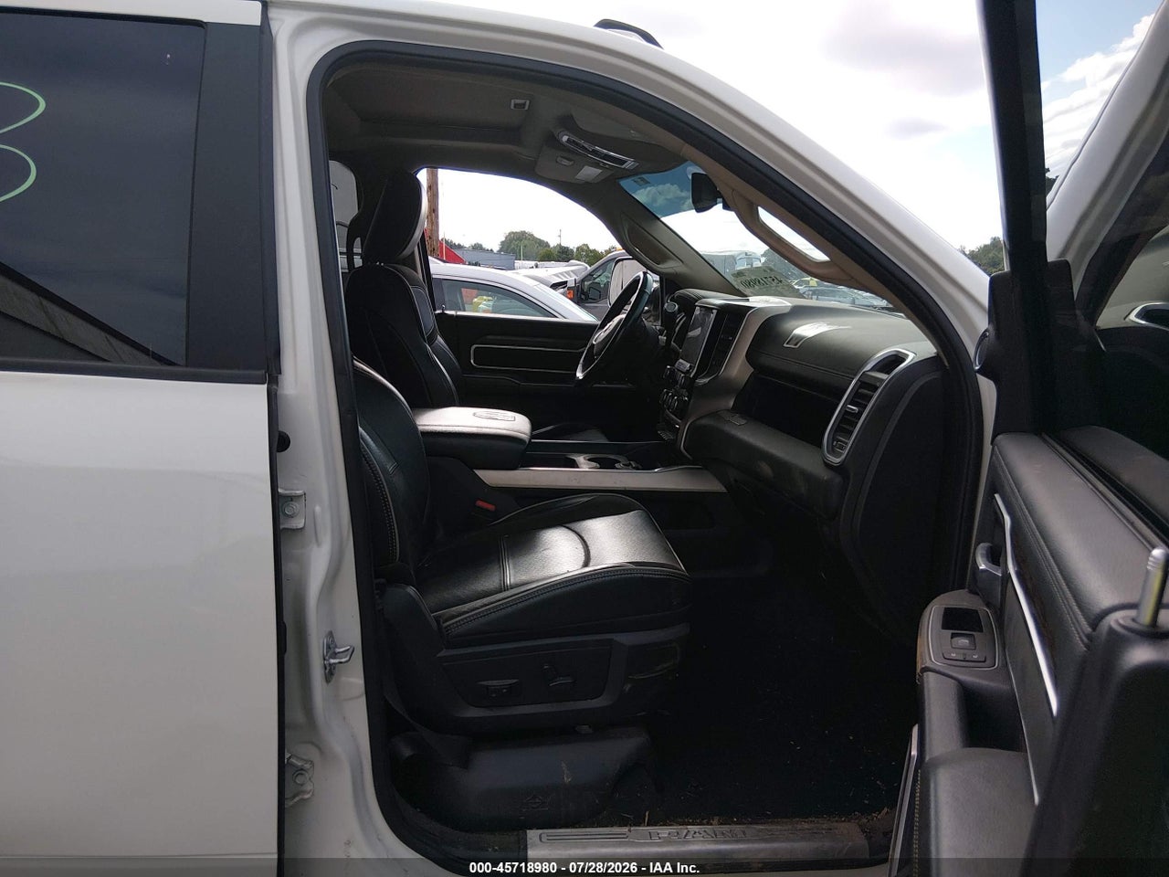 2021 RAM 3500 LARAMIE  4X4 8' BOX · 5/11