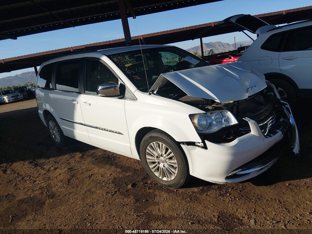 2C4RC1CG4FR****** · 2015 CHRYSLER TOWN &amp; COUNTRY TOURING-L