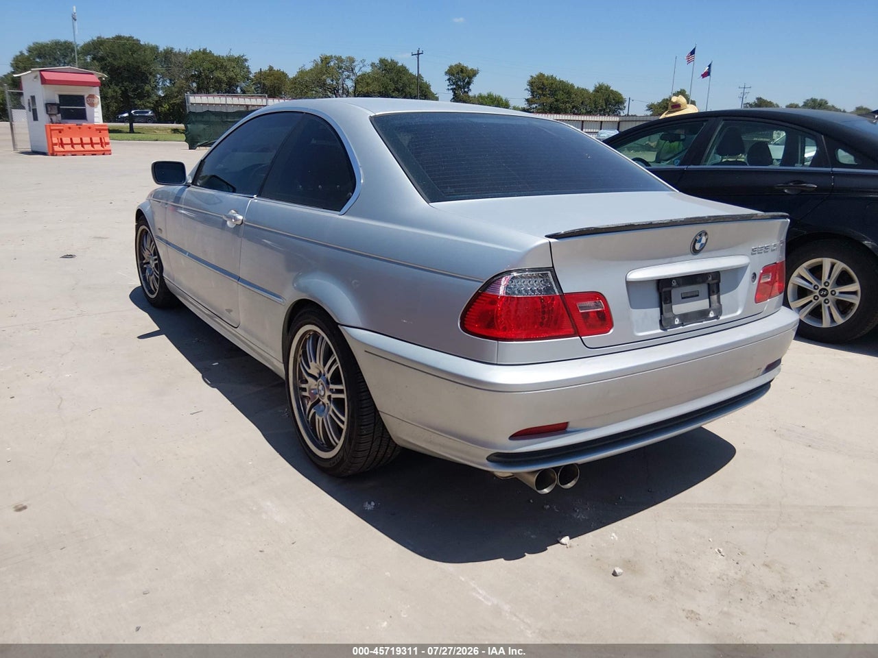 2000 BMW 323CI · 3/11