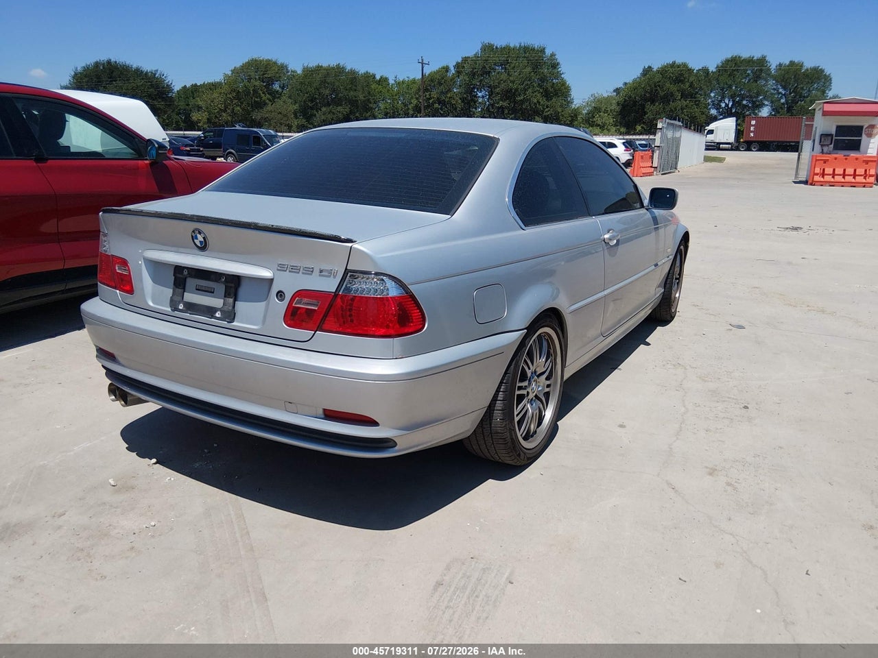 2000 BMW 323CI · 4/11