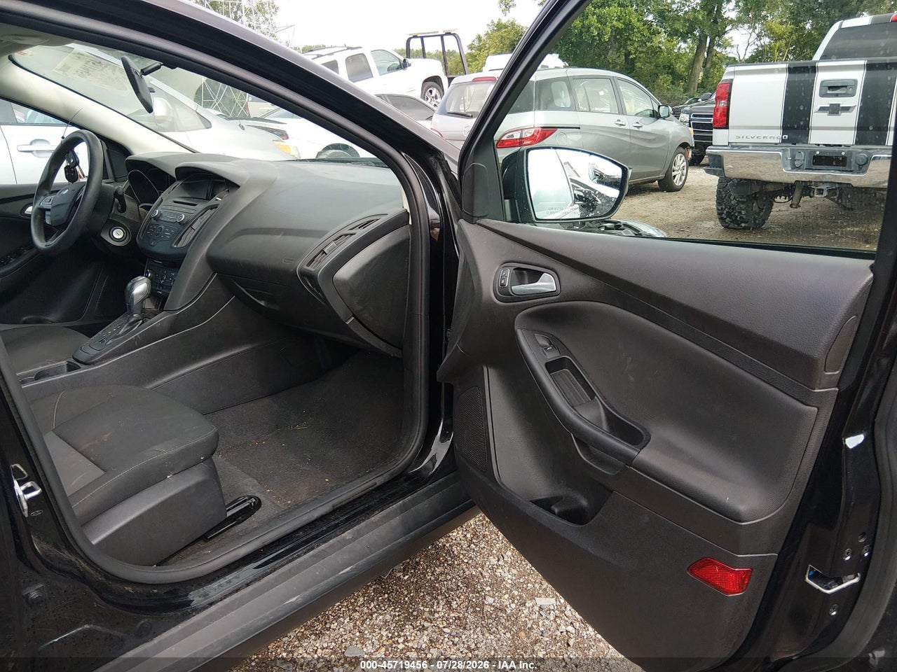2015 FORD FOCUS SE · 5/11