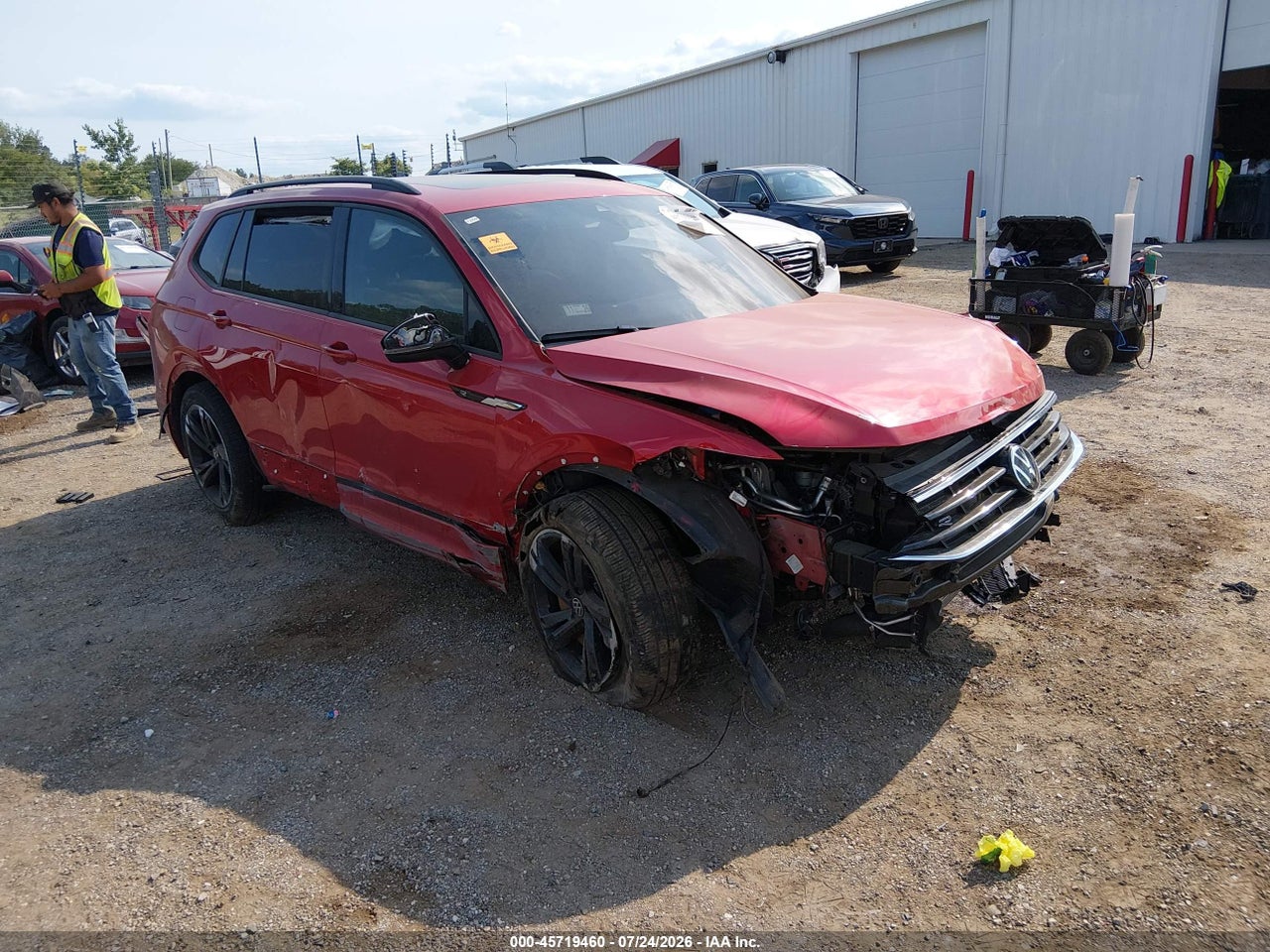 3VV8B7AX0RM****** · 2024 VOLKSWAGEN TIGUAN 2.0T SE R-LINE BLACK