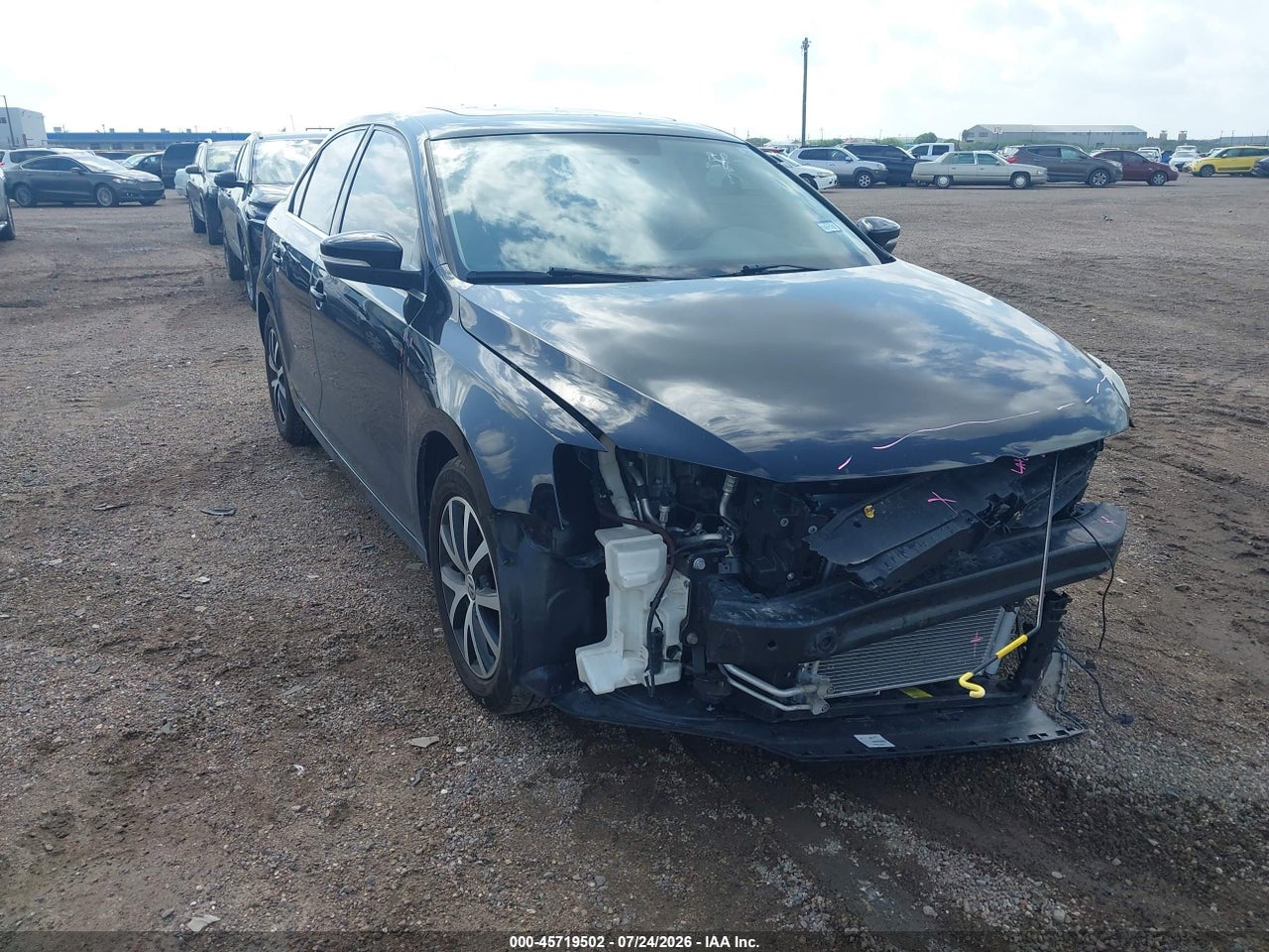 3VWDB7AJ1HM****** · 2017 VOLKSWAGEN JETTA 1.4T SE